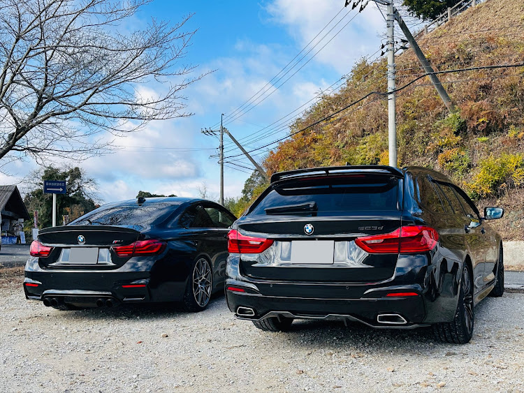 5シリーズ ツーリングの523dツーリング・M4 クーペ・ポルシェケイマン・ツーリング・かっこいいに関するカスタム事例の投稿画像2枚目