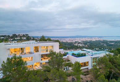 Maison avec piscine et jardin 15