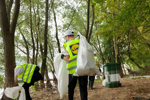 Lidl Srbija uklonio 15 tona otpada iz reka i priobalja