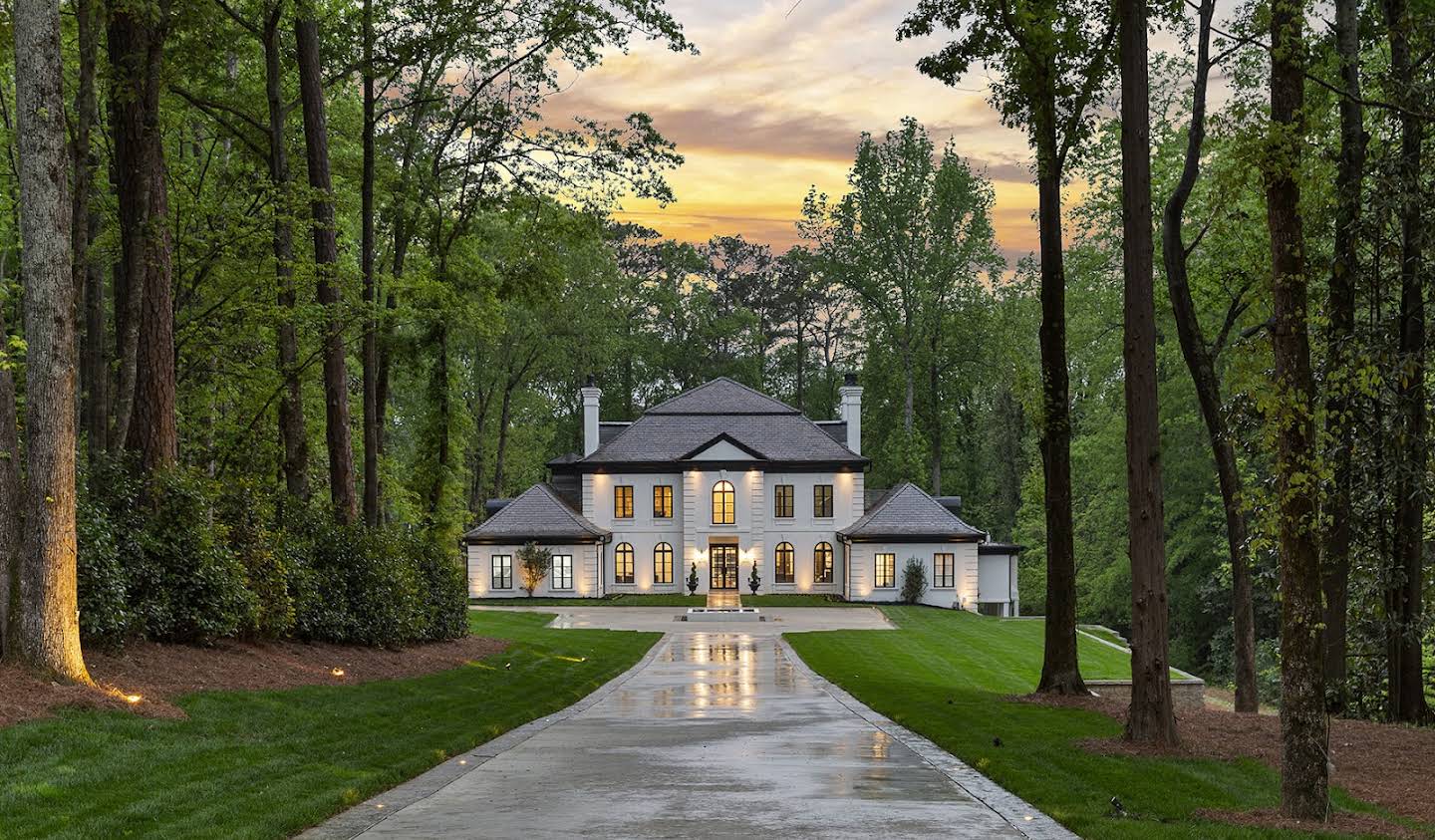 House with pool and garden Atlanta