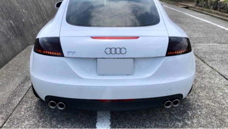 TT クーペのきゅんです・マフラー交換・テールランプ交換に関するカスタム事例の投稿画像2枚目