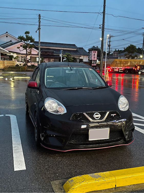 マーチの洗車・ヘッドライト磨き・C25セレナ・ハスラータフワイルドに関するカスタム事例の投稿画像1枚目
