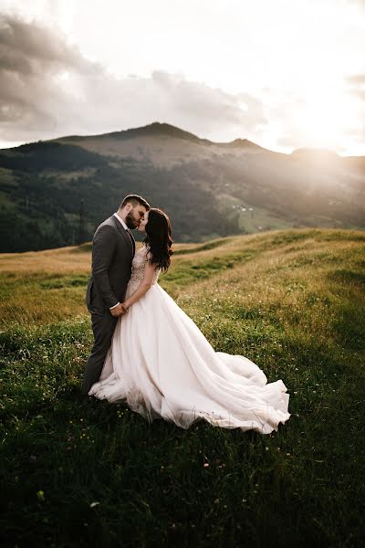 Wedding photographer Oleksandr Kernyakevich (alex94). Photo of 23 August 2019