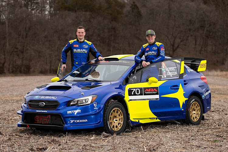 レヴォーグのレヴォーグ・WRブルー・ステッカー・US RALLY・ニュルブルクリンクに関するカスタム事例の投稿画像4枚目