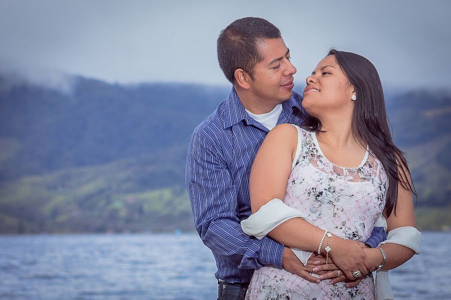 Fotógrafo de casamento Henry Unigarro (henryunigarro). Foto de 2 de setembro 2016