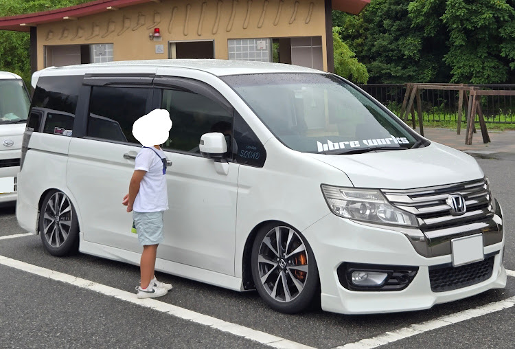 ステップワゴンスパーダのお盆休み・お盆・おでかけ・快適仕様・STEP CREW SQUADに関するカスタム事例の投稿画像2枚目