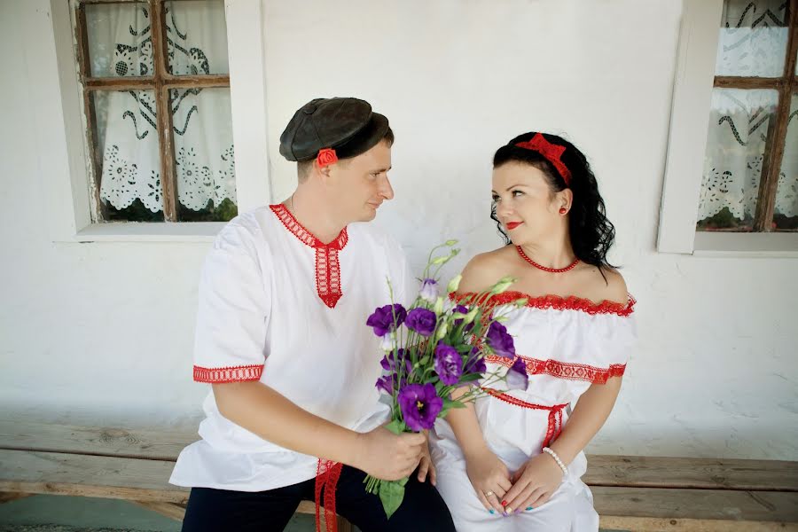 Wedding photographer Olesya Shapovalova (lesyashapovalova). Photo of 3 August 2014