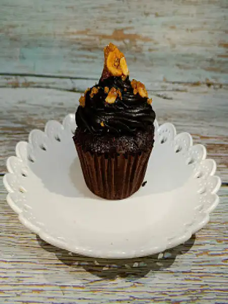 Hazelnut Praline Reg Cupcake