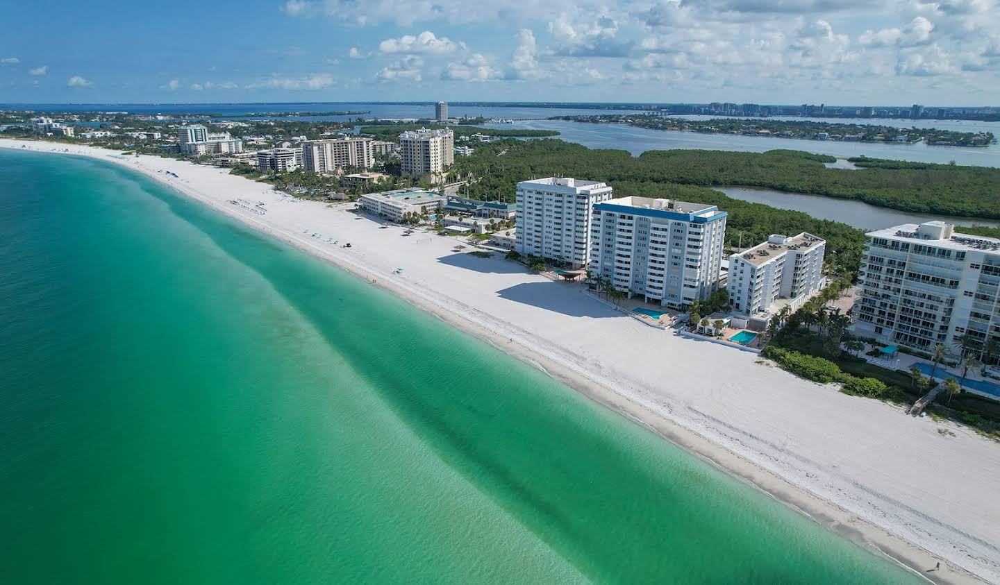 Apartment with terrace and pool Sarasota