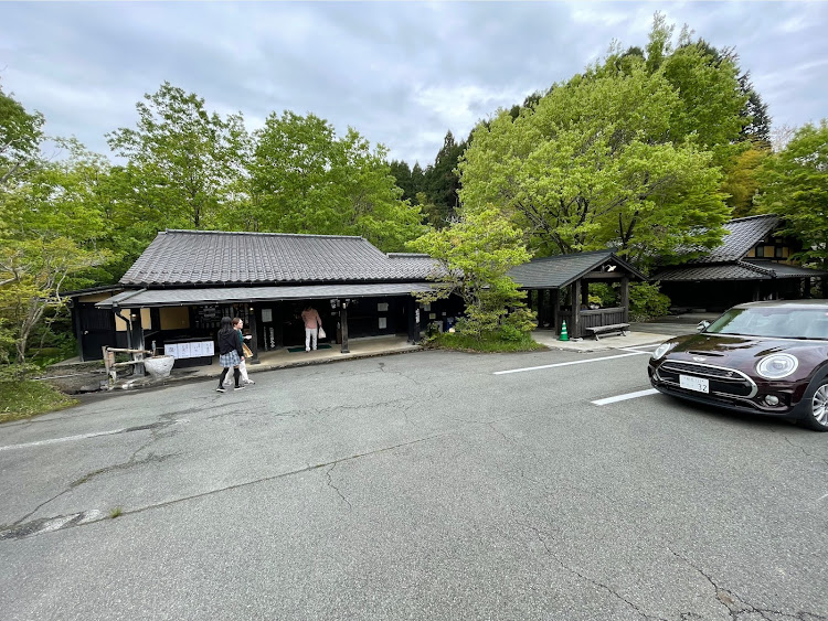 FJクルーザーの低そうで低くない少し低い車・爺ィ・モダン焼き・温泉♨️・リフレッシュに関するカスタム事例の投稿画像7枚目