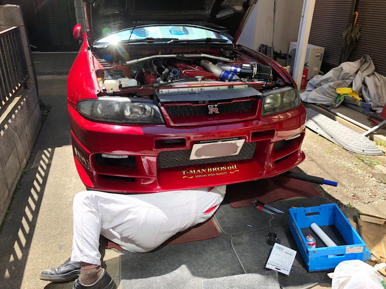 スカイライン GT-Rのエンジンオイル交換・レースクイーン・バイク・スカイラインGT-R・BCNR33に関するカスタム事例の投稿画像2枚目