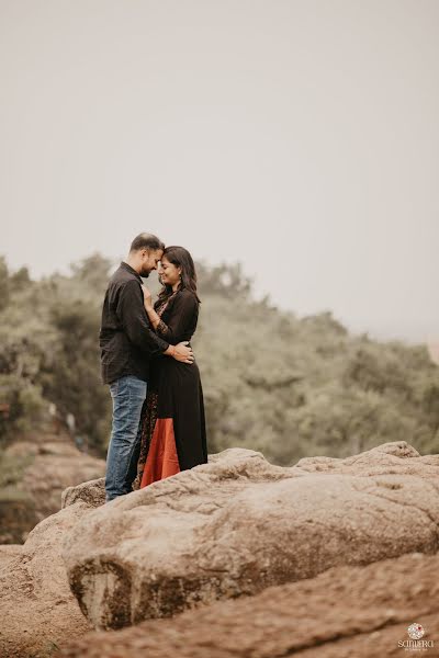 Fotografo di matrimoni Smruti Sourav (yoursanvera). Foto del 10 dicembre 2020