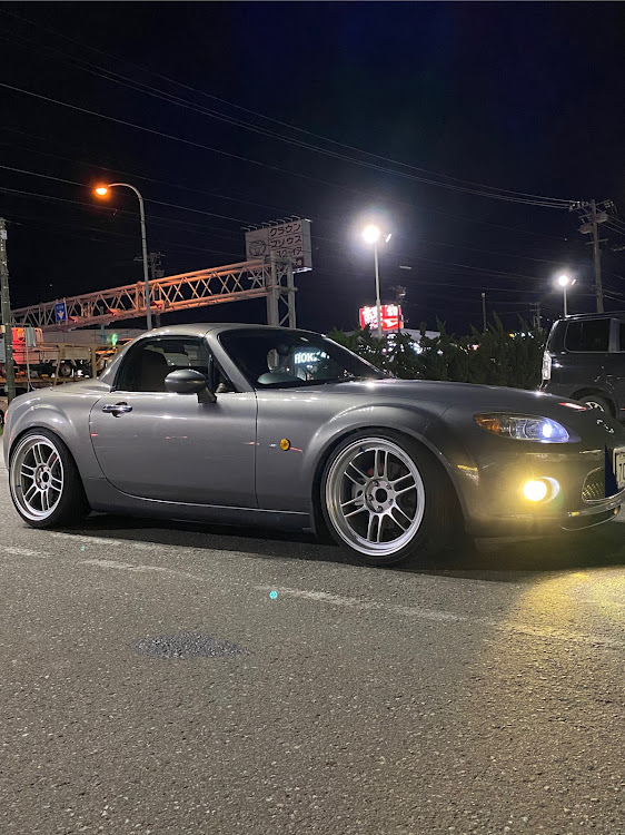 ロードスターのみんなのボディカラー・車高調整・洗車・秋の気配に関するカスタム事例の投稿画像1枚目