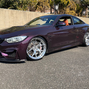 M4 クーペ F82