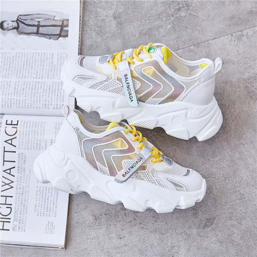 Title 5, Sponge thick-soled sports shoes. Experience ult...