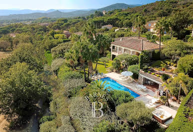 Villa with pool and terrace 3