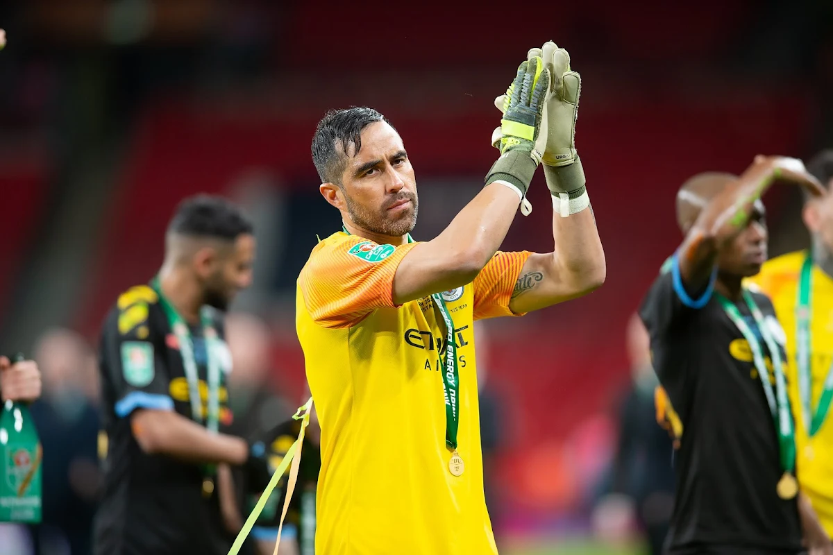 Officiel : Claudio Bravo prolonge au Betis Seville 