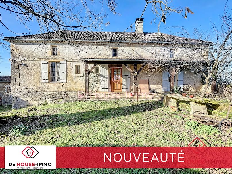 Vente maison 5 pièces 78.5 m² à Coulaures (24420), 135 000 €