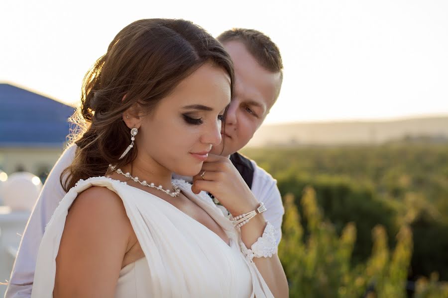 Fotógrafo de casamento Ekaterina Gibina (katiivladii). Foto de 1 de setembro 2019