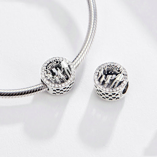 Title 3, 925 silver beaded bracelet, a beautiful and tim...