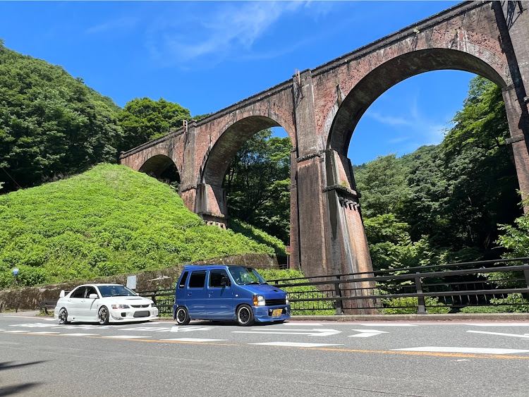 ランサーエボリューションのウクライナに平和を！・低そうで低くない少し低いクルマ・燃費悪い以外、最高の車・オフ会・梅雨の晴れ間に関するカスタム事例の投稿画像2枚目