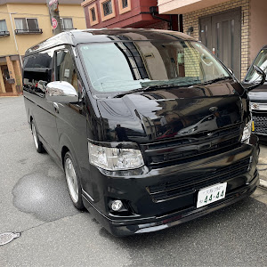 ハイエースワゴン TRH214W