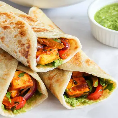 Lehruni Paneer Tikka Roll