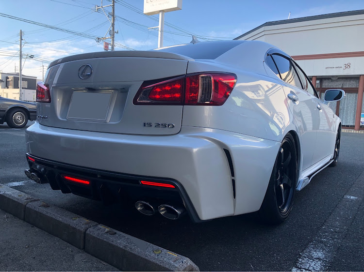 ISの車高調整・ホイール交換・マフラー交換・エアロ取付に関するカスタム事例の投稿画像3枚目