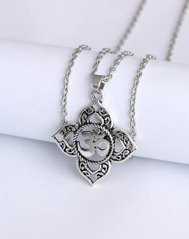 Openwork necklace short sweater cha - 1