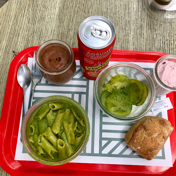 I had the green zebra tomato and mozzarella salad- yum! The bread was good! The pasta was ok, too much sauce for me. The desserts were not my favourite.