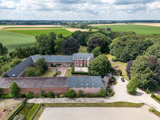 Corps de ferme avec jardin et piscine 2