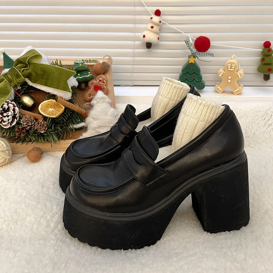 Mary Jane Loafers z małym obcasem i platformą dla kobiet, skórzane buty brytyjskie, podwyższające wzrost. Idealne do codziennego użytku i modnych stylizacji.