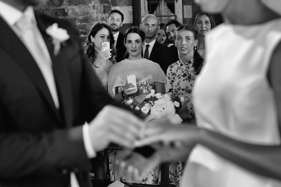 結婚式の写真家Chiara Olivieri (scattidamore)。2016 2月24日の写真