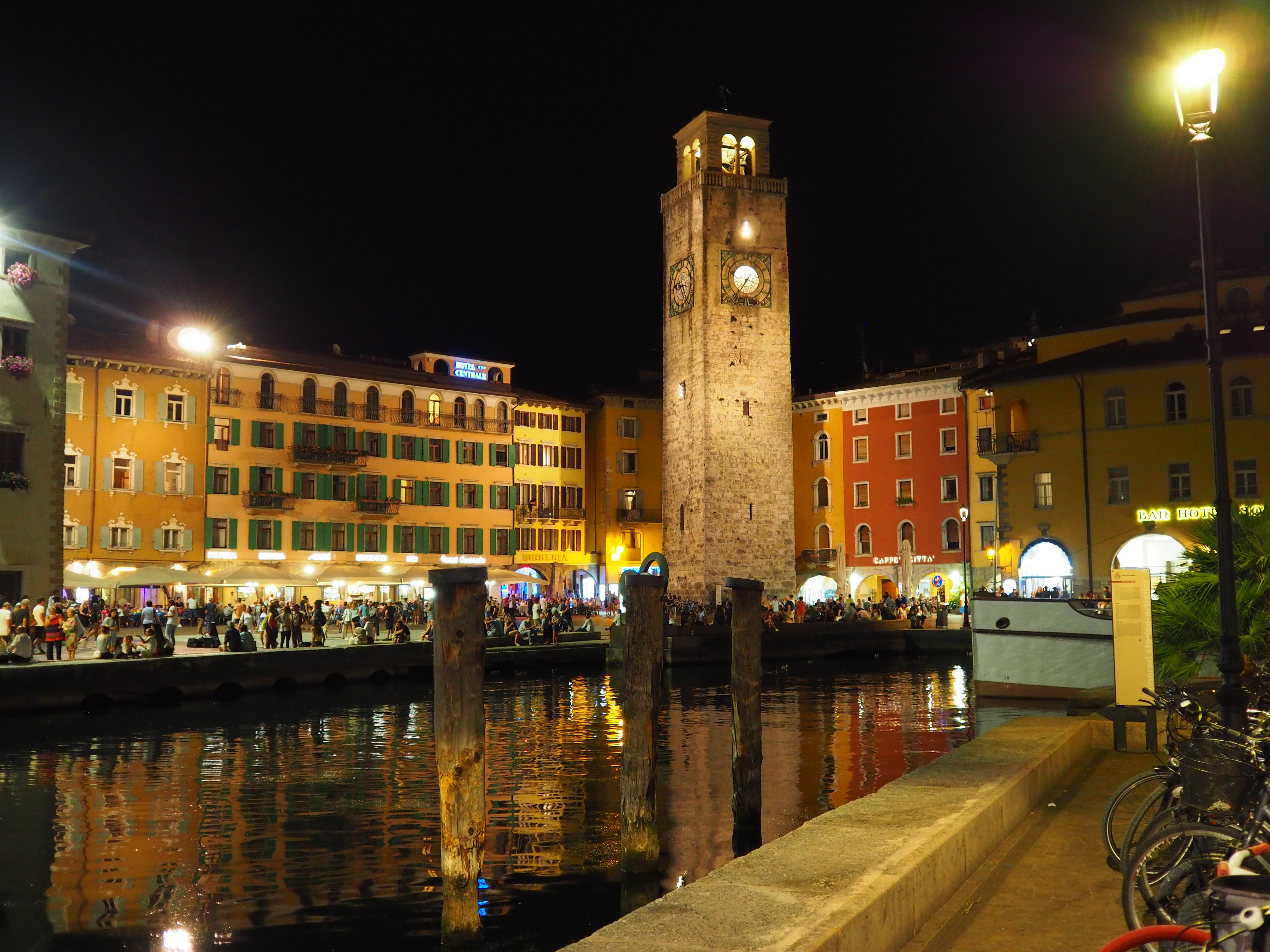 Riva del Garda by Night di marco_de_giosa