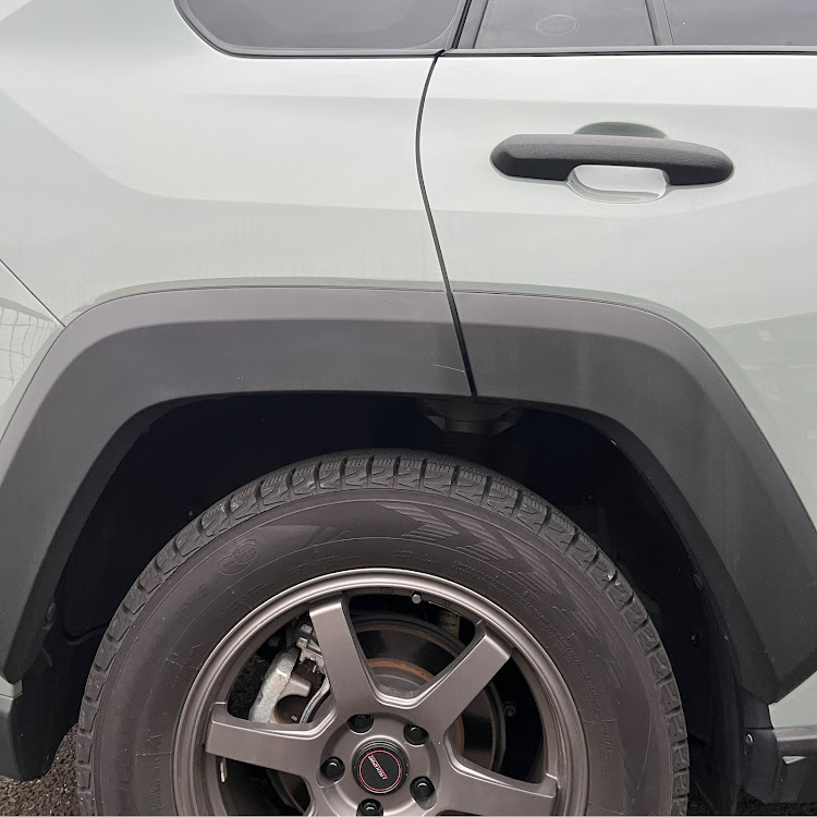 RAV4のオーバーフェンダー・染めQ・チッピング塗装・ウレヒーロー・樹脂パーツに関するカスタム事例の投稿画像2枚目