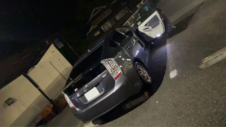 プリウスのダックスレストア中に関するカスタム事例の投稿画像1枚目