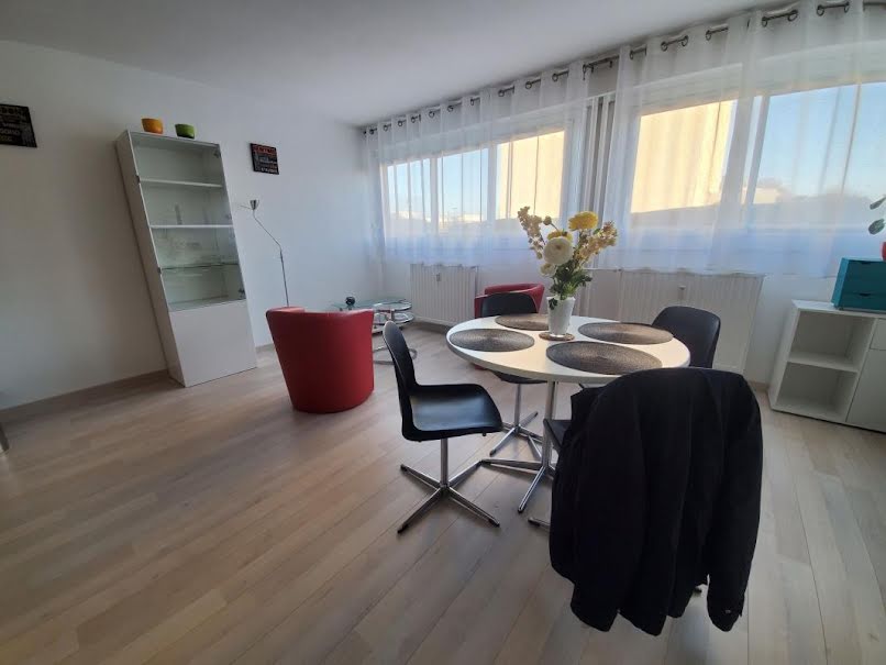 Location meublée appartement 1 pièce 29 m² à Amiens (80000), 580 €