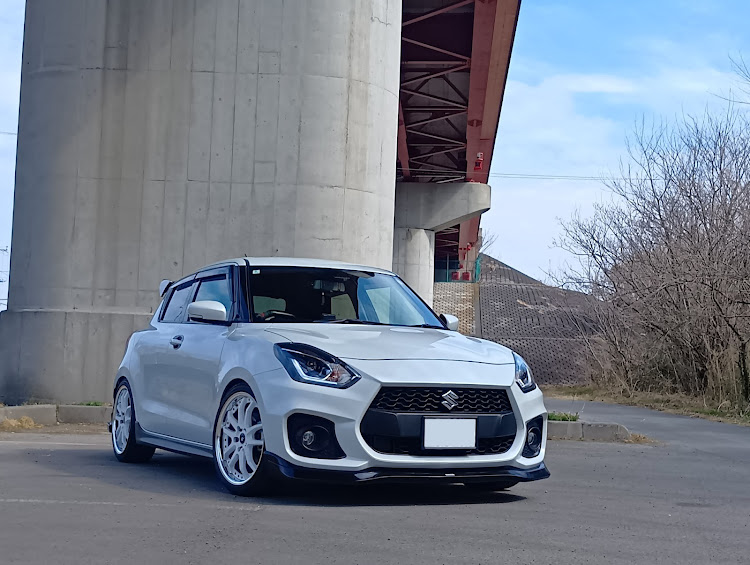 スイフトスポーツの練習・写真はムズいんじゃ・自己満足の世界・ローガンに関するカスタム事例の投稿画像1枚目