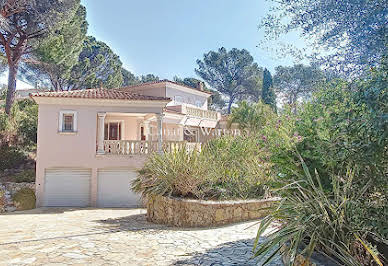 Villa with pool and terrace 2