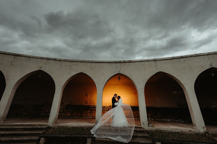 Bröllopsfotograf Cornel Spoiala (cornelspoiala). Foto av 21 november 2023