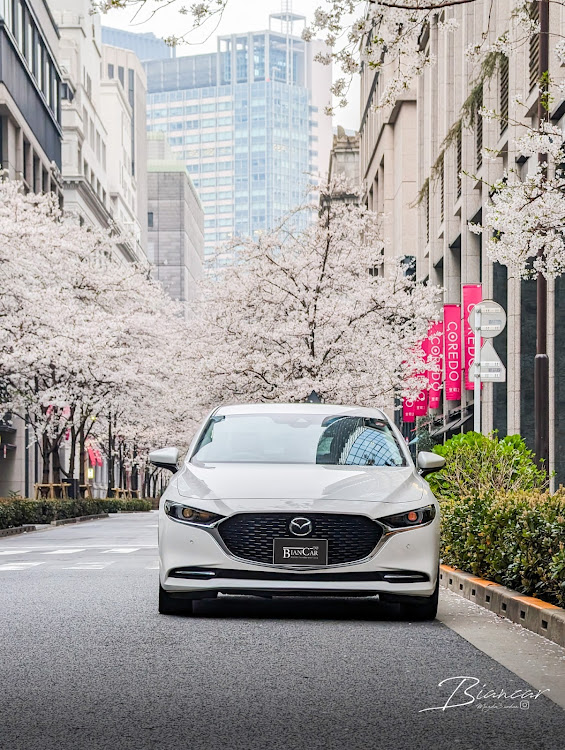 MAZDA3の花とコラボ・桜コラボに関するカスタム事例の投稿画像2枚目