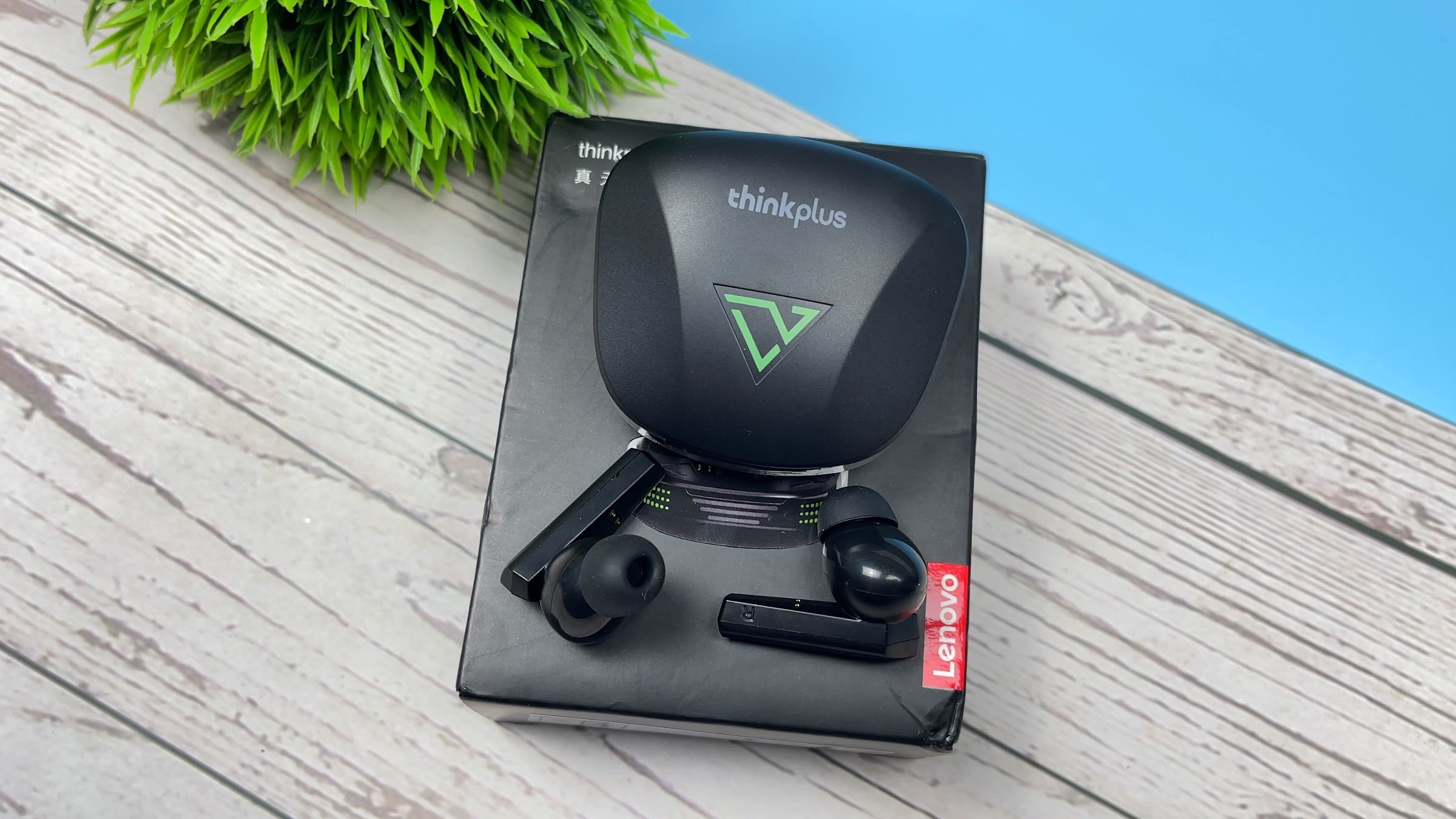 Lenovo XT85II Review: A Budget Earbuds with Gaming Design