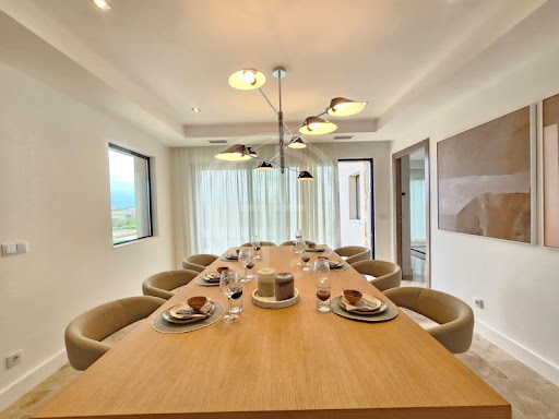 Maison avec piscine et terrasse 4