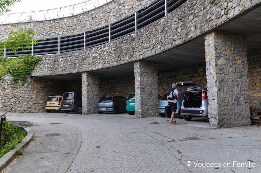 Brunate, Camera con vista, parking