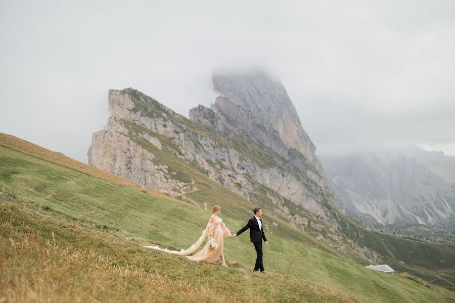 Fotógrafo de casamento Aleksandra Voznyuk (kalibri). Foto de 1 de dezembro 2022