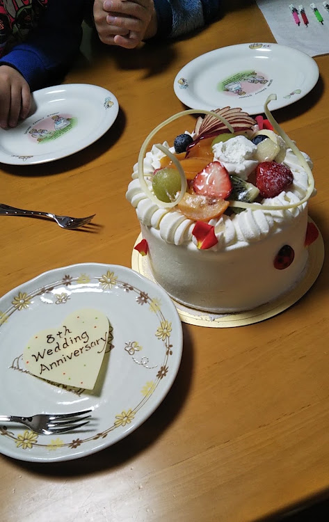 トゥインゴの結婚記念日・薔薇の花束・ケーキに関するカスタム事例の投稿画像2枚目
