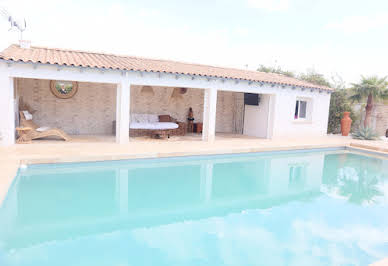 Villa avec piscine et terrasse 13