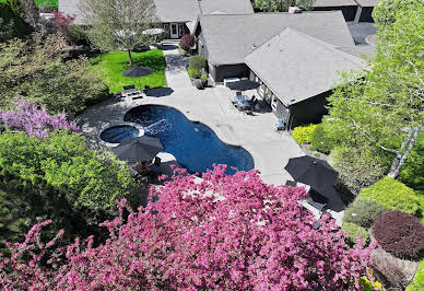 Maison avec piscine et jardin 4