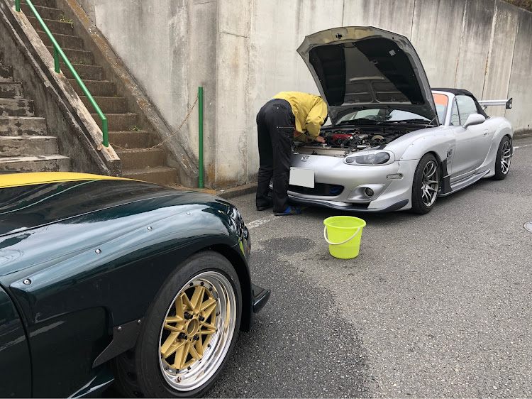 ロードスターのGT200・宮ヶ瀬・ドライブ・兄弟そろって・ド派手ブラザーズに関するカスタム事例の投稿画像4枚目