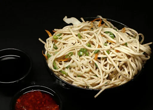 Veg Classic Hakka Noodles